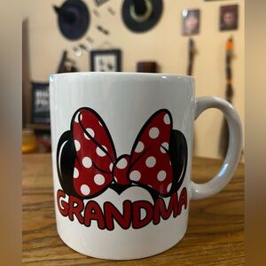 Large 20 oz Disney Minnie Mouse GRANDMA Coffee Mug Cup